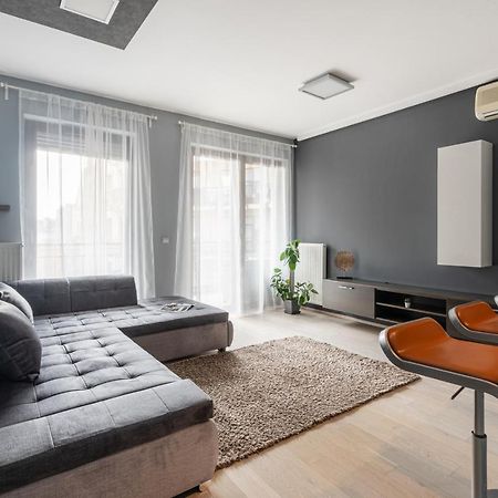 Urban Jungle Oasis King With Free Parking Apartment Будапеща Екстериор снимка