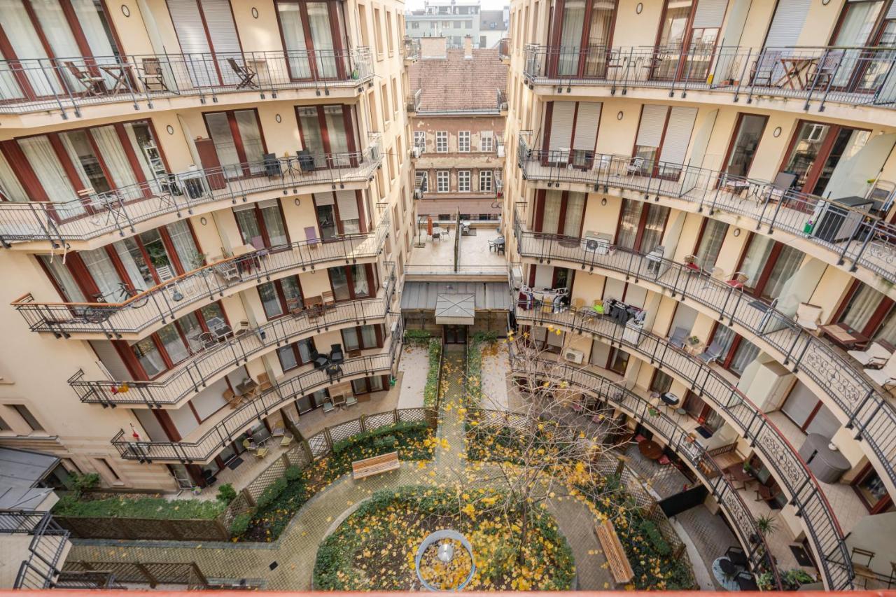 Urban Jungle Oasis King With Free Parking Apartment Будапеща Екстериор снимка