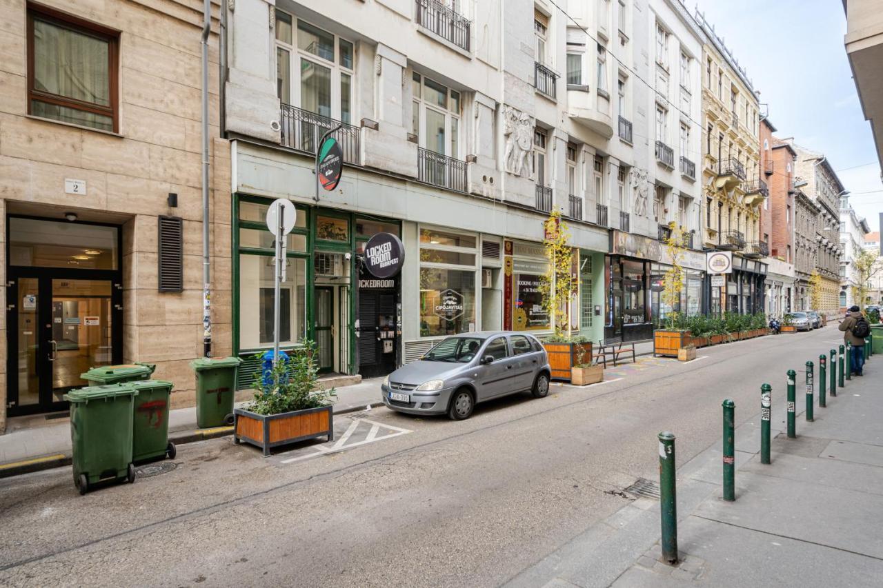 Urban Jungle Oasis King With Free Parking Apartment Будапеща Екстериор снимка