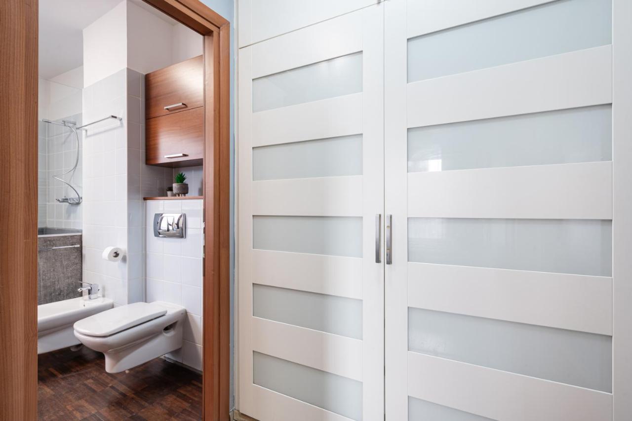 Urban Jungle Oasis King With Free Parking Apartment Будапеща Екстериор снимка